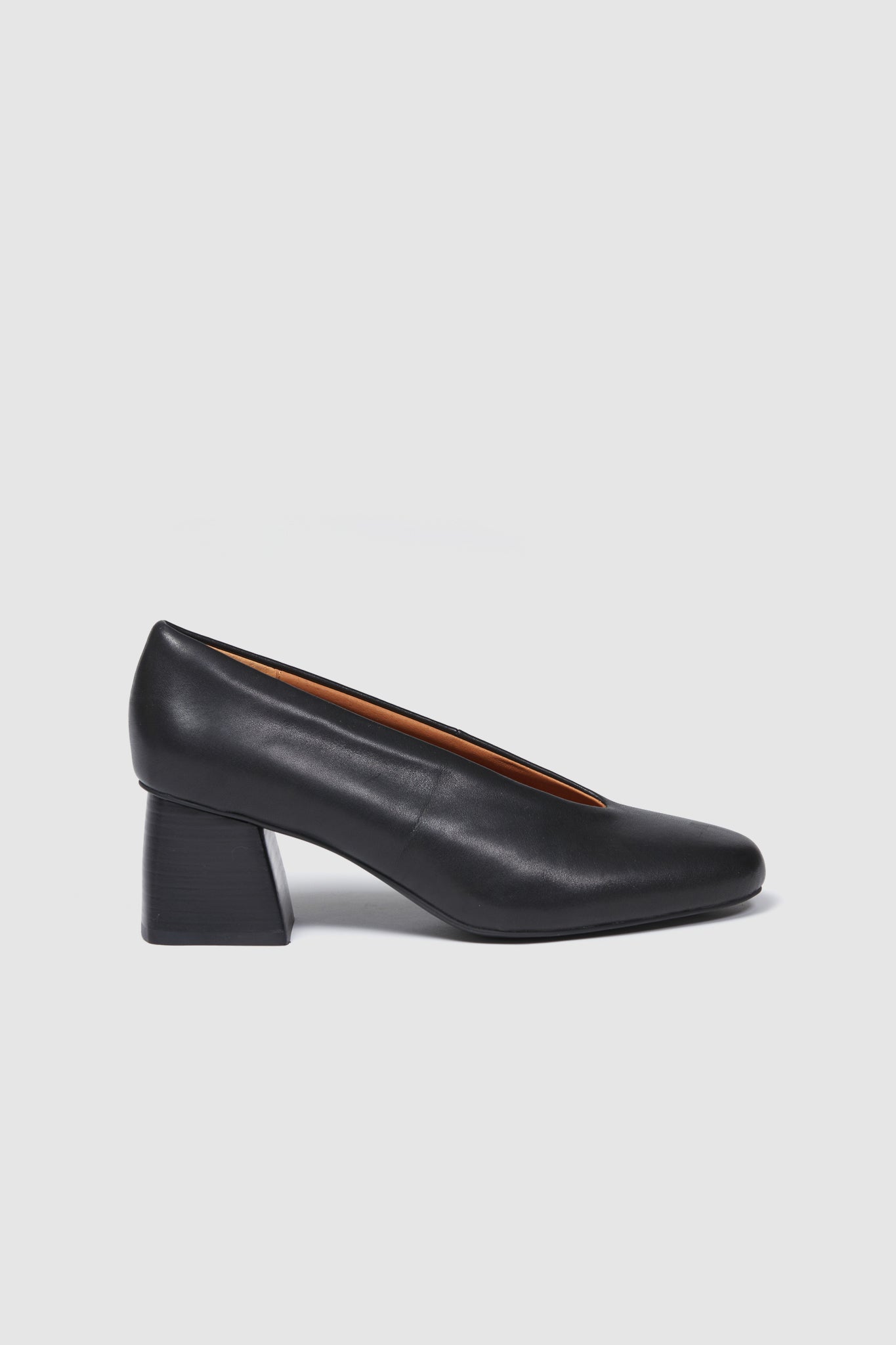 Black midi 2025 block heels